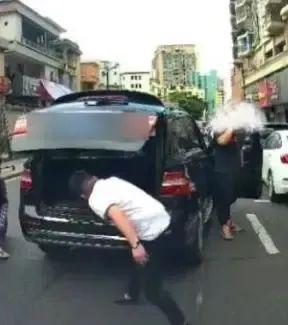 满意的结果奔驰哥完蛋了按规定最高三年开元棋牌app砸车后续：姚先生得到(图10)